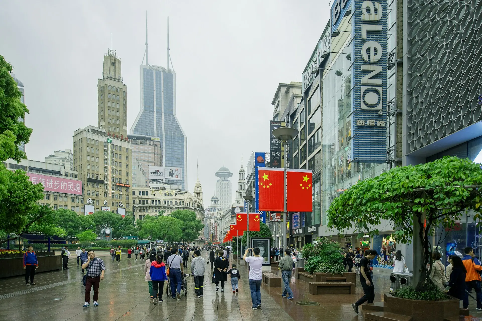 Navigating Nanjing East Road Pedestrian Street: The Ultimate Guide to Shopping, Crowds, and Hidden Gems